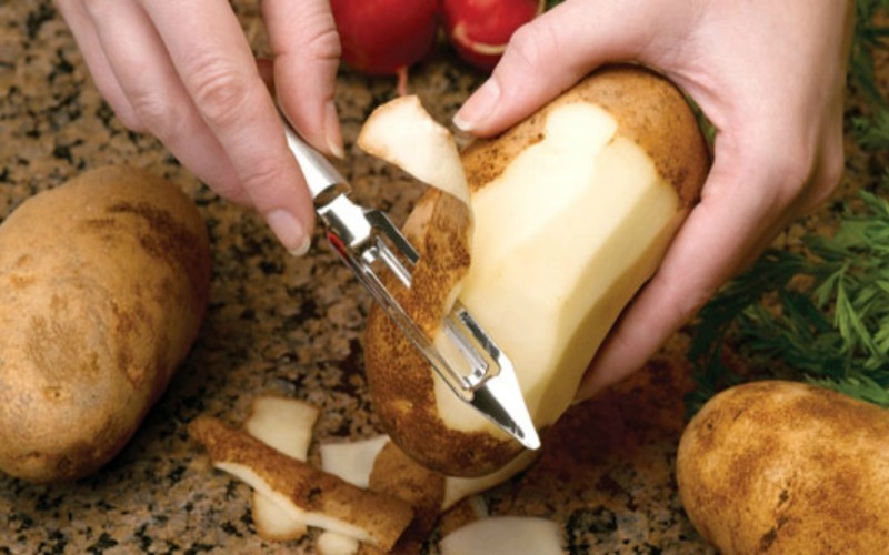 5 причин начать копить картофельные очистки к новому дачному сезону